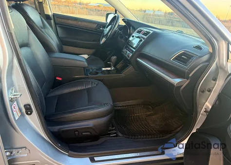 2015 Subaru Outback 2.5I Limited z USA, uszkodzony, nr VIN 4S4BSANC3F3326034